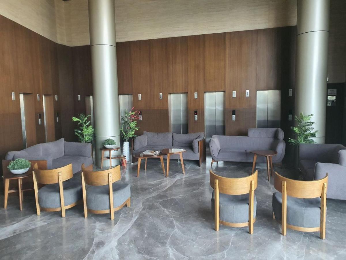 Weekend Address Managed By P.C Homes Surat Exterior foto