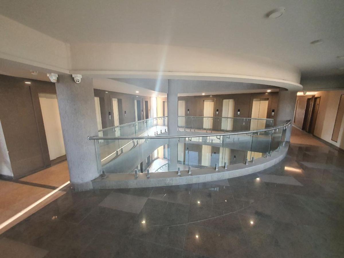 Weekend Address Managed By P.C Homes Surat Exterior foto